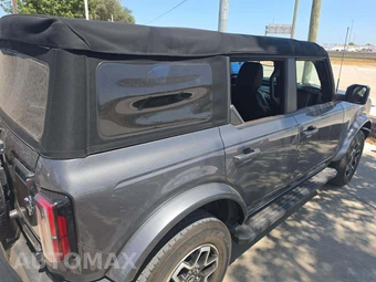 2023 Ford Bronco Outer Banks - miniatura 3
