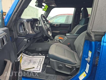 2023 Ford Bronco Outer Banks - miniatura 3