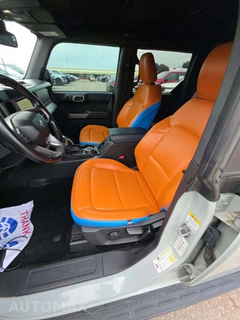 2023 Ford Bronco Outer Banks - miniatura 3