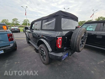 2023 Ford Bronco Outer Banks - miniatura 2