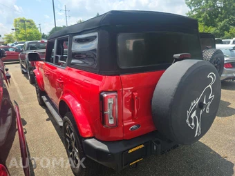 2023 Ford Bronco Outer Banks - miniatura 2