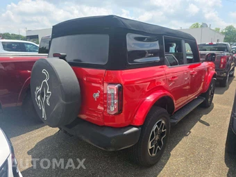 2023 Ford Bronco Outer Banks - miniatura 3