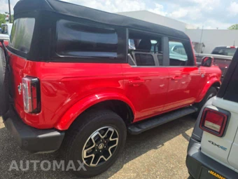2023 Ford Bronco Outer Banks - miniatura 4