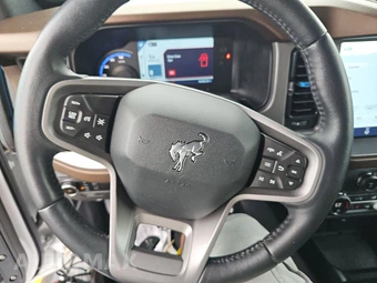 2023 Ford Bronco Outer Banks - miniatura 10