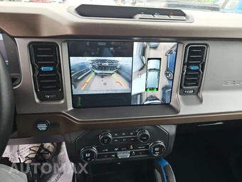 2023 Ford Bronco Outer Banks - miniatura 11