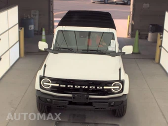 2023 Ford Bronco Outer Banks - miniatura 2