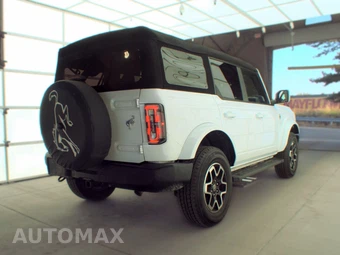 2023 Ford Bronco Outer Banks - miniatura 4