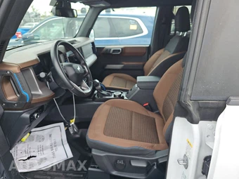 2023 Ford Bronco Outer Banks - miniatura 7