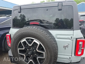 2023 Ford Bronco Outer Banks - miniatura 5