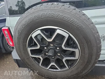 2023 Ford Bronco Outer Banks - miniatura 7