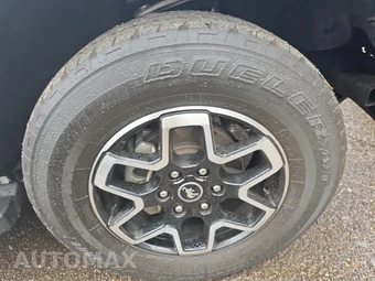 2023 Ford Bronco Outer Banks - miniatura 9