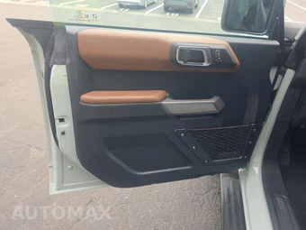 2023 Ford Bronco Outer Banks - miniatura 21