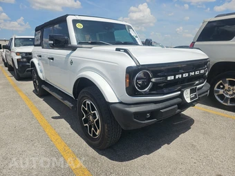 2023 Ford Bronco Outer Banks - miniatura 3