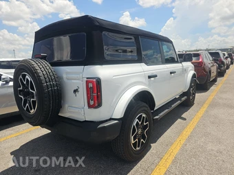 2023 Ford Bronco Outer Banks - miniatura 4