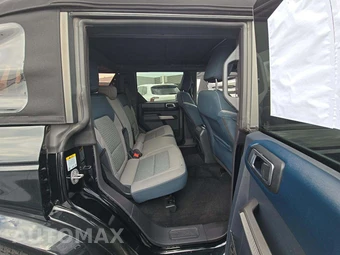 2023 Ford Bronco Outer Banks - miniatura 16