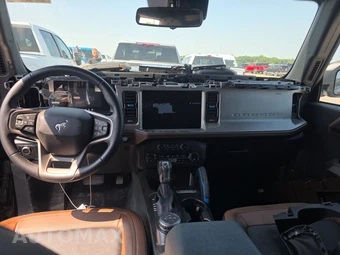 2023 Ford Bronco Outer Banks - miniatura 11