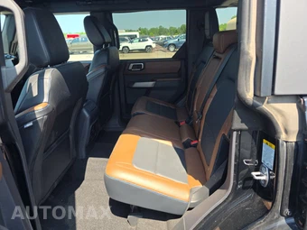 2023 Ford Bronco Outer Banks - miniatura 13