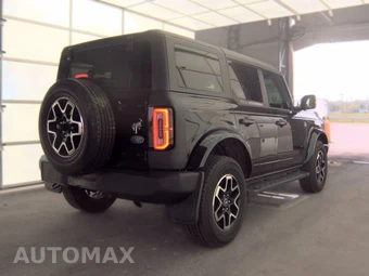 2023 Ford Bronco Outer Banks - miniatura 4