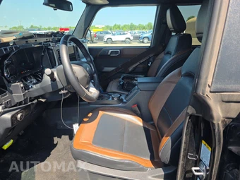 2023 Ford Bronco Outer Banks - miniatura 7