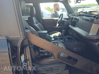 2023 Ford Bronco Outer Banks - miniatura 8