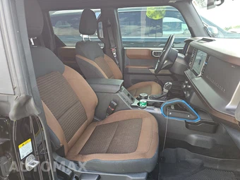 2023 Ford Bronco Outer Banks - miniatura 8