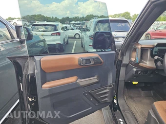 2023 Ford Bronco Outer Banks - miniatura 9