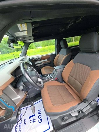 2023 Ford Bronco Outer Banks Advanced - miniatura 3
