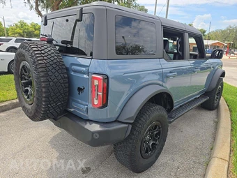2023 Ford Bronco Outer Banks Advanced - miniatura 3