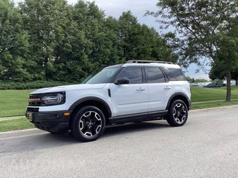 2023 Ford Bronco Sport Outer Banks - miniatura 2