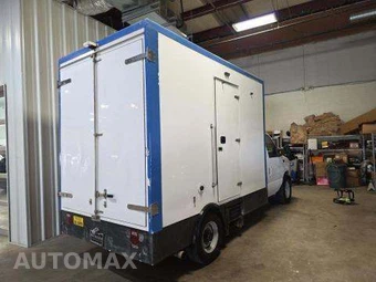 2023 Ford E-350 Cutaway - miniatura 3