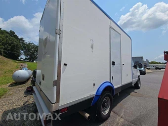 2023 Ford E-350 Cutaway - miniatura 3