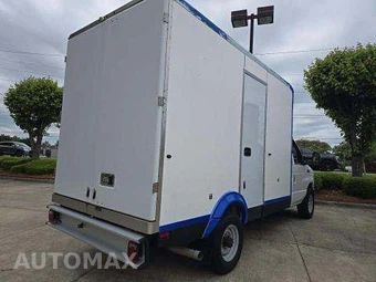 2023 Ford E-350 Cutaway - miniatura 3