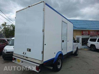 2023 Ford E-350 Cutaway - miniatura 3