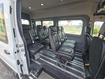 2023 Ford E-Transit Cargo Van High Roof 148.0" WB - miniatura 16