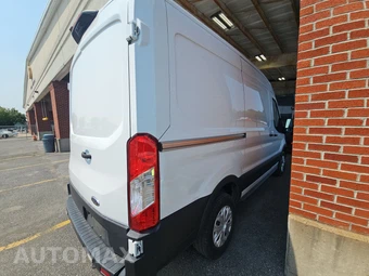 2023 Ford E-Transit Cargo Van Medium Roof 130.0" WB - miniatura 4
