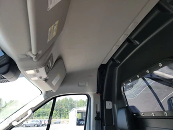 2023 Ford E-Transit Cargo Van Medium Roof 130.0" WB - miniatura 19