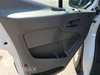 2023 Ford E-Transit Cargo Van Medium Roof 130.0" WB - miniatura 9