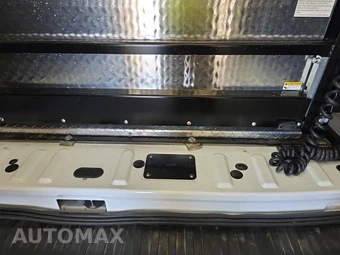 2023 Ford E-Transit Cargo Van Medium Roof 148.0" WB - miniatura 18