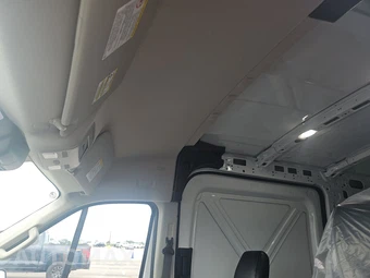 2023 Ford E-Transit Cargo Van Medium Roof 148.0" WB - miniatura 16