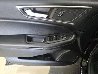 2023 Ford Edge SEL – miniatura 9