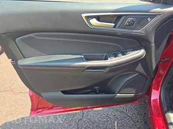 2023 Ford Edge Titanium - miniatura 9