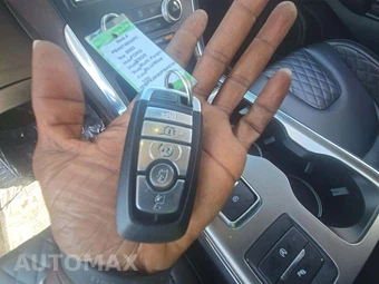 2023 Ford Edge Titanium – miniatura 5