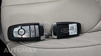 2023 Ford Edge Titanium - miniatura 18