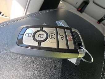 2023 Ford Edge Titanium - miniatura 5