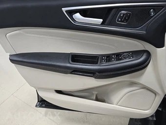 2023 Ford Edge Titanium - miniatura 9