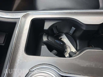2023 Ford Edge Titanium - miniatura 5