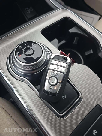 2023 Ford Edge Titanium - miniatura 5