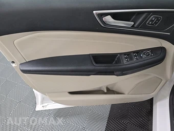 2023 Ford Edge Titanium - miniatura 9