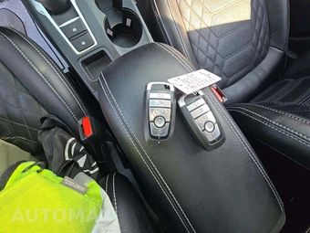 2023 Ford Escape Hybrid Platinum - miniatura 5