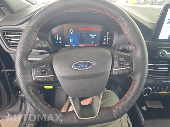 2023 Ford Escape Hybrid ST-Line – miniatura 10